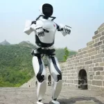 Tarihte İlk Kez Bir İnsansı Robot, Çin Seddi'ni Tırmandı!