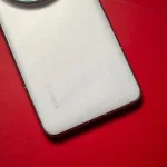 Xiaomi 16 Pro Max'in Yeni Bir Görseli Sızdırıldı: Arka Tarafta İkinci Bir Ekranı Bulunacak!