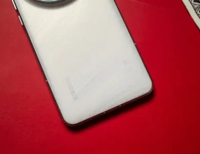 Xiaomi 16 Pro Max'in Yeni Bir Görseli Sızdırıldı: Arka Tarafta İkinci Bir Ekranı Bulunacak!