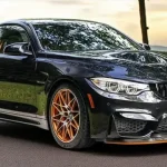 Üretilen son BMW M4 GTS, 1 milyon dolara satışa çıktı