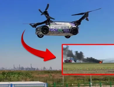 Tarihte İlk: Çin'de İki Uçan Araba Birbirleriyle Çarpıştı [Video]