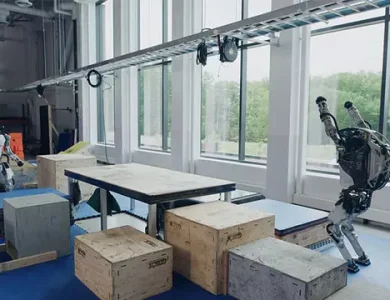 İki Ayaklı Robot Atlas Parkur Yeteneklerini Gösterdi