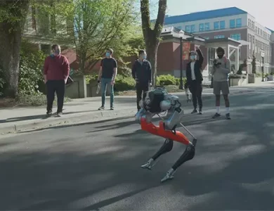 Dünyanın İlk İki Ayaklı Koşabilen Robotu Geliştirildi