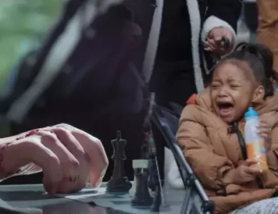 Netflix, Wednesday'in Bedensiz Eli Thing'i Sokaklara Saldı!